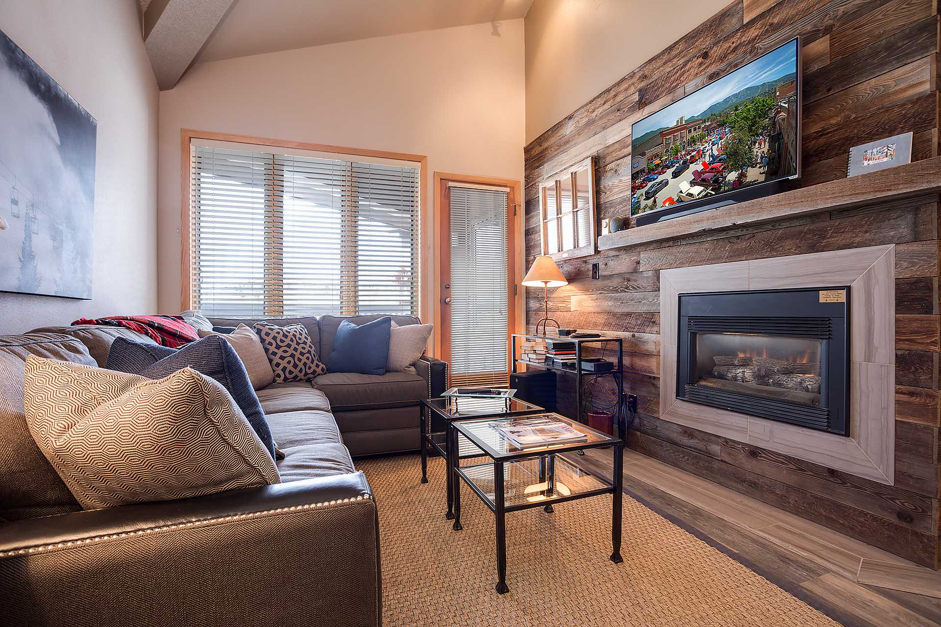 TR1302 | Nicely Updated Condo | Ski Lockers | Winter Shuttle | 10 Hot Tubs